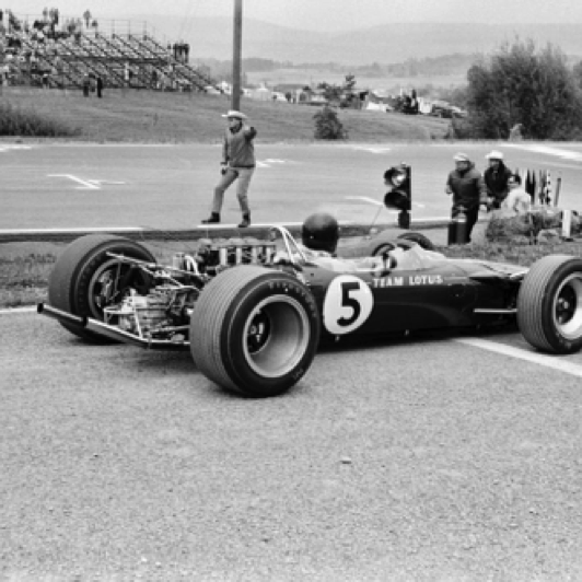 GP Etats Unis à Watkins Glen sur la Lotus Ford V8 Cosworth
© Albert Bochroch GP Etats Unis à Watkins Glen sur la Lotus Ford V8 Cosworth
© Albert Bochroch